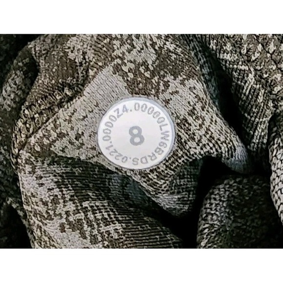 Lululemon Crop Leggings Womens 8 Black Gray Camo Side Pocket Athletic LW6AK8S - Picture 8 of 8